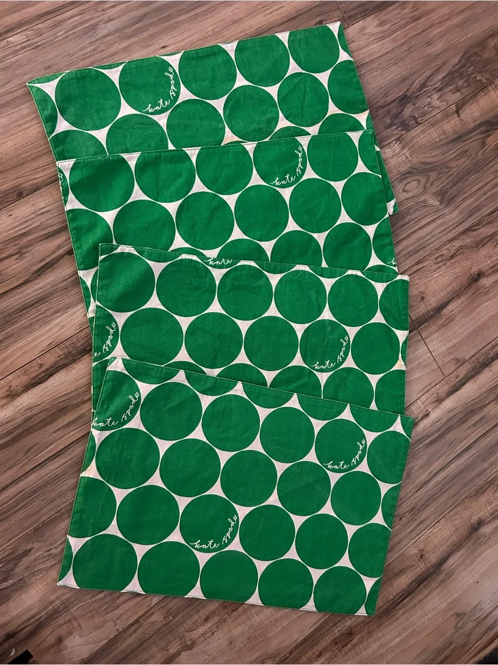 KATE SPADE ♠️ Green and White Large Polka Dot placemats